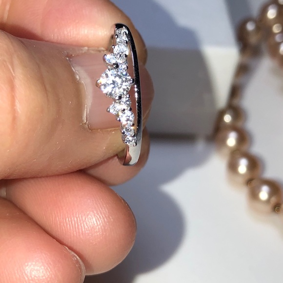 COPY - Moissanite diamond chevon ring in Sterling Silver - Picture 6 of 12